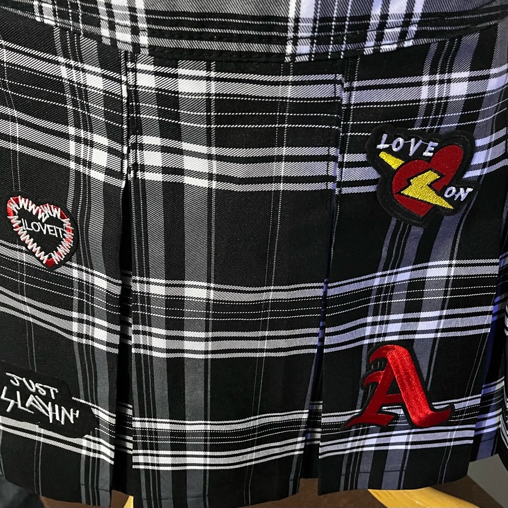 VARSITY Black & White Plaid Mini Skirt Juniors Size Medium (7-9) - Picture 5 of 5